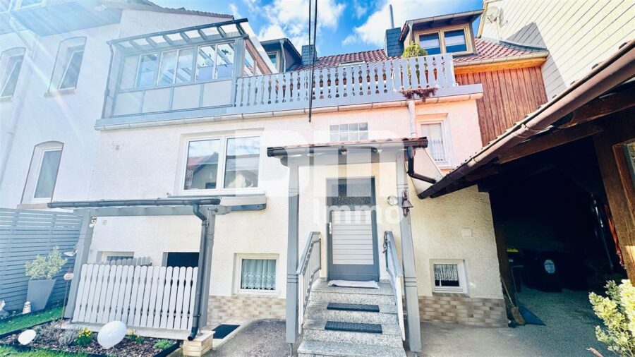 Wohnensemble mit Platz für Visionen: Saniertes Fachwerkhaus / Scheune + Halle mit Paddock - Gebäude 1 Rückansicht